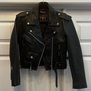 VINTAGE GENUINE LEATHER MOTORCYCLE JACKET. SIZE XS